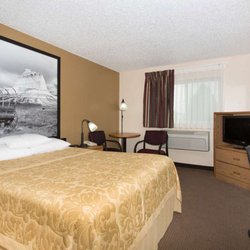 Super 8 by Wyndham Ogallala - Guest room