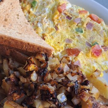 Frost Cafe - Omelet and wheat toast - Diners Near Me - Culpeper, Virginia