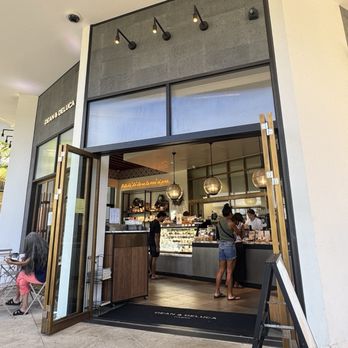 Dean & Deluca - Enter here - Coffee & Tea Near Me - Honolulu, Hawaii