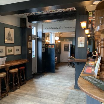 The Corner House - Bar area - Pubs Near Me - Windsor, WNM