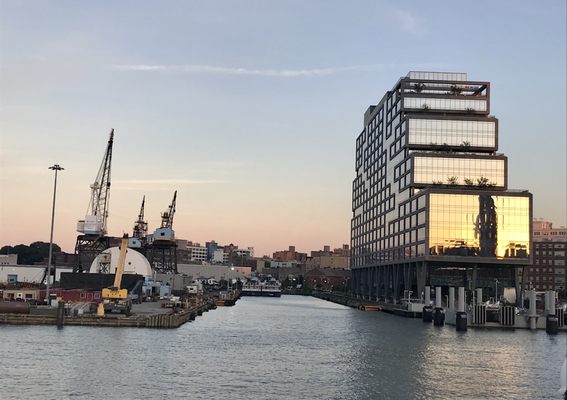 Pier 11 / Wall St. by null