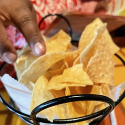 Little Mexico - Warm, crunchy chips