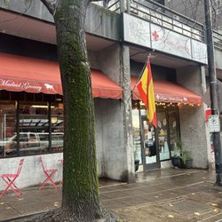 Paris-Madrid Grocery - Entrance