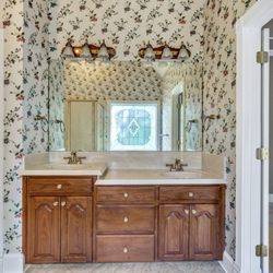 Keith Carter Photography - Real Estate Photography, Interior, bathroom photography of 60s stiyle wall papering