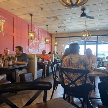 Fratelli's Ristorante - Interior - Pizza Near Me - St Charles, Missouri Fratelli's Ristorante - Interior - Pizza Near Me - St Charles, Missouri