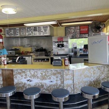 Dew Drop Inn - Dew Drop Inn - Dairy Sweet - American Near Me - Adair, Iowa Dew Drop Inn - Dew Drop Inn - Dairy Sweet - American Near Me - Adair, Iowa