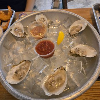 St. Augustine Seafood Company - Raw oysters - Seafood Near Me - St. Augustine, Florida St. Augustine Seafood Company - Raw oysters - Seafood Near Me - St. Augustine, Florida
