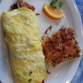 Moke's Bread & Breakfast - Moke Nui Omelet - Breakfast & Brunch Near Me - Kailua, Hawaii