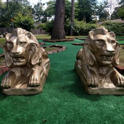 Twin Pines Country Club