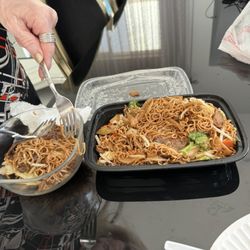 Like's Thai & Chinese Food - Chow mein
