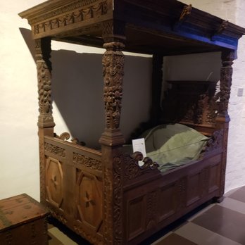Malmöhus Slott - carved bed in the kings apartments - Museums Near Me - Malmö, Alberta