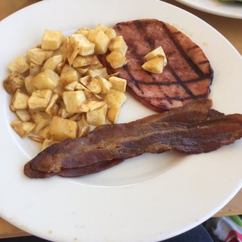 Bea Bea's - Potatoes , ham steak, bacon.... not good... ham steak was rubbery and extremely hard to even cut - Coffee & Tea Near Me - Burbank, California