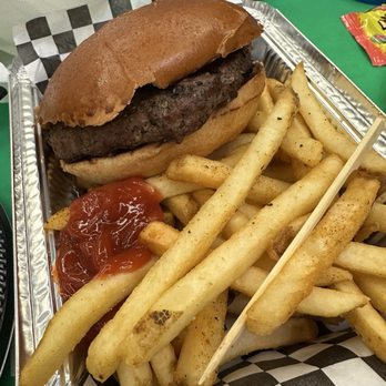 Gameday Grill - Hamburger - Food Trucks Near Me Gameday Grill - Hamburger - Food Trucks Near Me