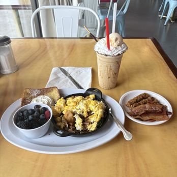 Dulce Mami Cafe - Coffee & Tea Near Me - Denton, Texas Dulce Mami Cafe - Coffee & Tea Near Me - Denton, Texas