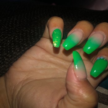 In Style Nail Spa - Designs falling off - Nail Salons Near Me - Paramount, California