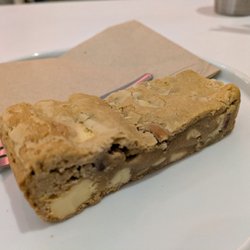 Cafe Strange Brew - @endoedibles on Instagram 07/03/26 White Chocolate Fudge Sea Salt Peanut Blondie