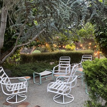 Old Monterey Inn - Garden Area - Hotels Near Me - Monterey, California Old Monterey Inn - Garden Area - Hotels Near Me - Monterey, California