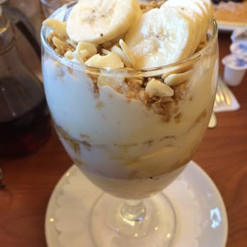 Broken Yolk Cafe - Greek yogurt parfait - American Near Me - Temecula, California