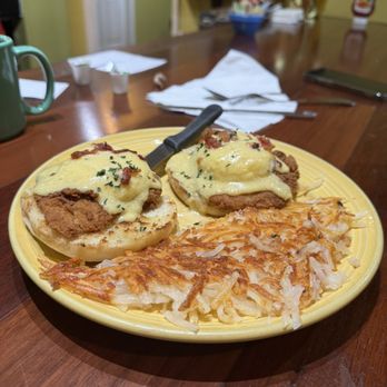 Blackbird Café - Chicken Benedict - Cafes Near Me - Long Beach, California Blackbird Café - Chicken Benedict - Cafes Near Me - Long Beach, California