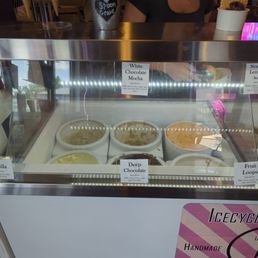 Available flavors 06/30/2024 but Strawberry Lemonade was swapped out for Thai Tea as we arrived Available flavors 06/30/2024 but Strawberry Lemonade was swapped out for Thai Tea as we arrived