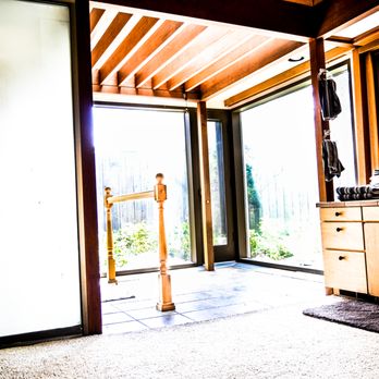 The Spot Studios - Artist Apartment Bathroom - Recording & Rehearsal Studios Near Me - Evergreen, Colorado