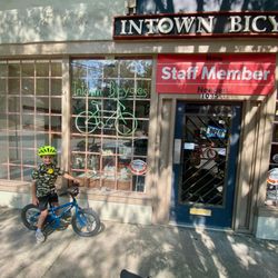 Intown Bicycles  - Outside the shop right after the purchase