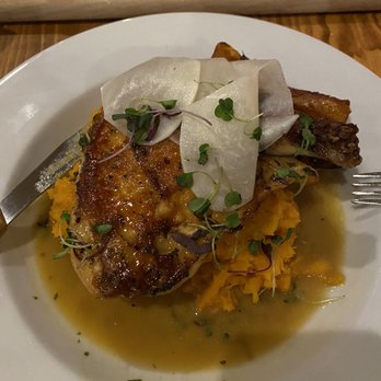 Harriman's Restaurant - Chicken with sweet potato mash - American Near Me - West Dover, Vermont