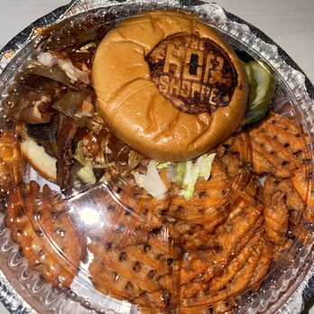 The Hop Shoppe - Big Hop Burger - Gastropubs Near Me - Staten Island, New York The Hop Shoppe - Big Hop Burger - Gastropubs Near Me - Staten Island, New York