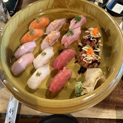 Oao - Sushi Bar & Grill at Wailea - JR's amazing sushi platter creation!