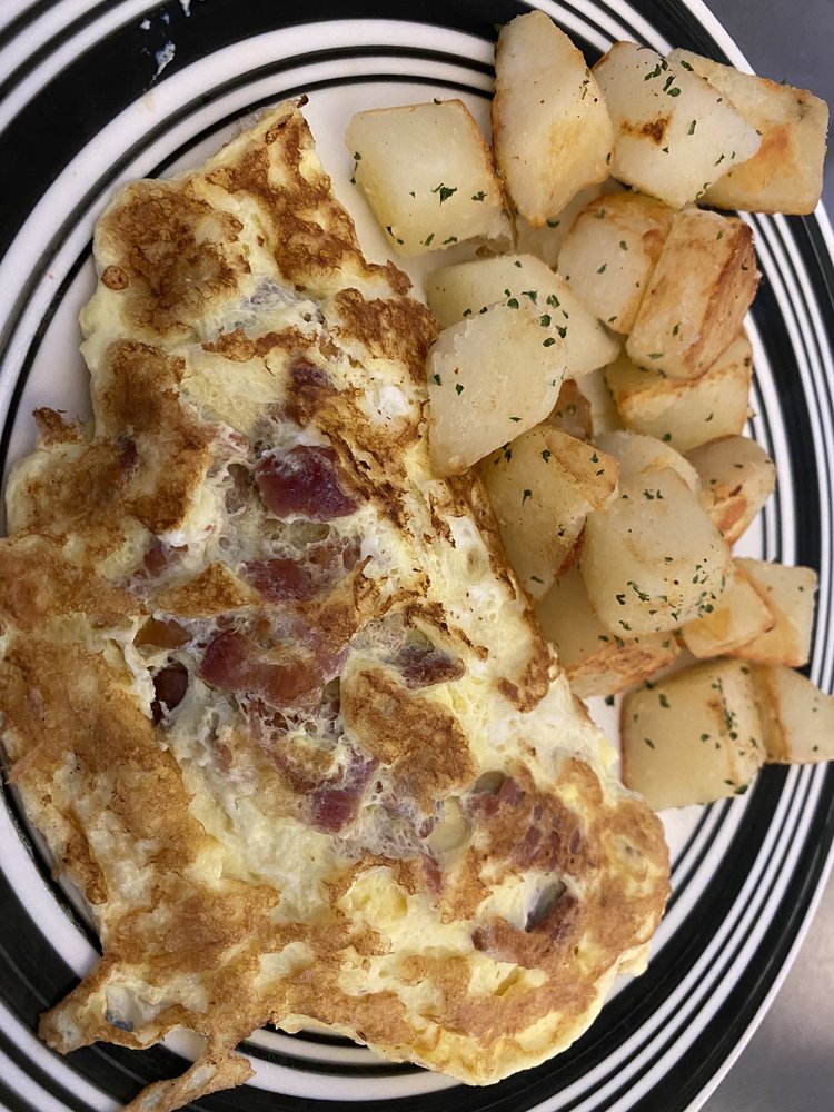 FUEL UP CAFE Updated August 2024 2000 Jubilee Parkway, Campbell