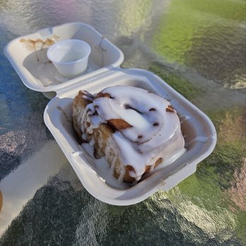 Cinnamon Roll Place - Cinnamon roll with frosting - Bakeries Near Me - Kihei, Hawaii