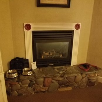 The Village Green - Nice fireplace - Hotels Near Me - Cottage Grove, Oregon The Village Green - Nice fireplace - Hotels Near Me - Cottage Grove, Oregon