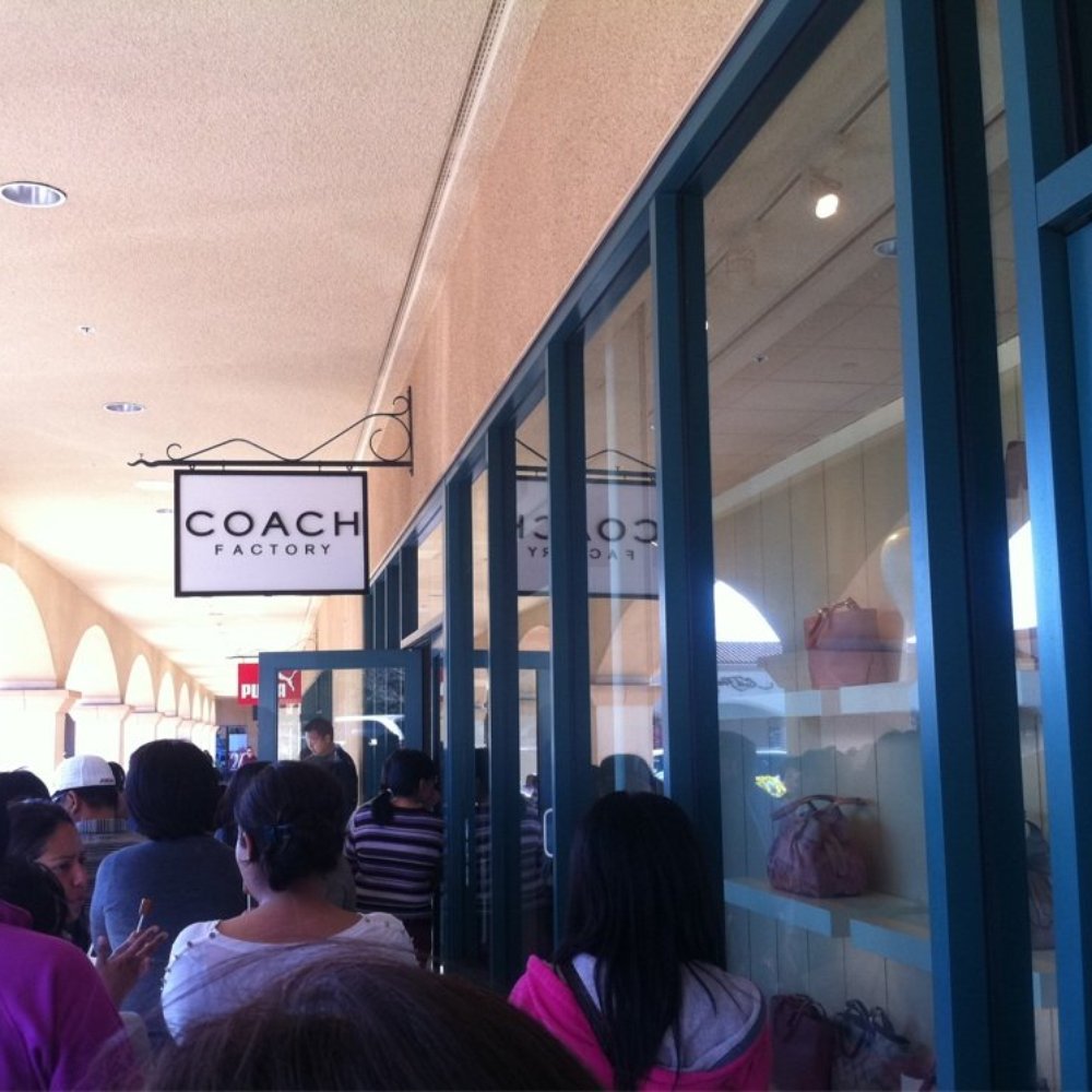 Coach - Line of shopper for sale - Men's Clothing Near Me - Camarillo, California