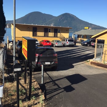Lake Marina Inn - The entrance - Hotels Near Me - Clearlake Oaks, California