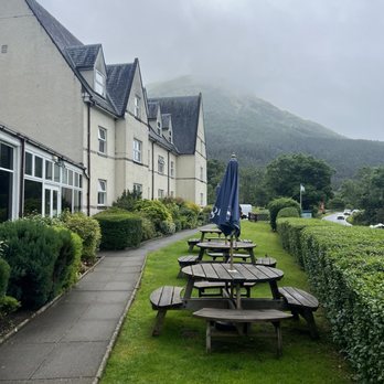 Ballachulish Hotel & Restaurant - Front entrance to hotel. - Hotels Near Me - Ballachulish, HLD Ballachulish Hotel & Restaurant - Front entrance to hotel. - Hotels Near Me - Ballachulish, HLD
