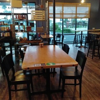 FarmHand Kchn - Homey interior - Breakfast & Brunch Near Me - St. Augustine, Florida