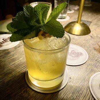 Julep - Irish Whiskey Smash - Cocktail Bars Near Me - Houston, Texas Julep - Irish Whiskey Smash - Cocktail Bars Near Me - Houston, Texas