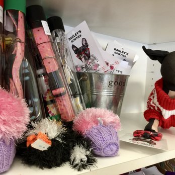 For Paws Salon - Random adorable goods for the pups - Pet Groomers Near Me - Santa Barabra, California For Paws Salon - Random adorable goods for the pups - Pet Groomers Near Me - Santa Barabra, California