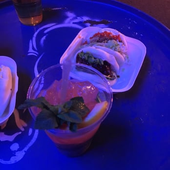 Dinerama - Pork and chicken bao and grapefruit julep cocktail - Food Court Near Me - London, XGL