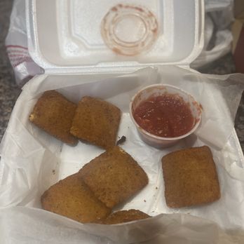 Amoroso's Pizzeria - Toasted ravioli - Pizza Near Me - Avon, Connecticut Amoroso's Pizzeria - Toasted ravioli - Pizza Near Me - Avon, Connecticut