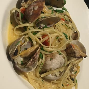 Trattoria by Italian Kitchen - Linguine vongole - Italian Near Me - Burnaby, British Columbia Trattoria by Italian Kitchen - Linguine vongole - Italian Near Me - Burnaby, British Columbia