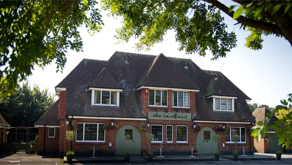 THE SANDFORD PUB Updated September 2024 Wareham Rd, Wareham, Dorset
