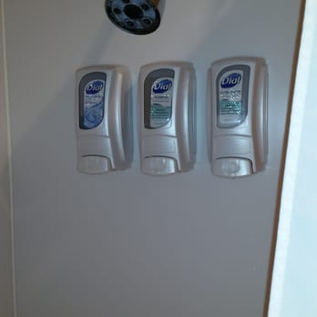 Masterpiece Hotel - Shower shampoo, conditioner, body wash dispensers. - Hotels Near Me - Morro Bay, California
