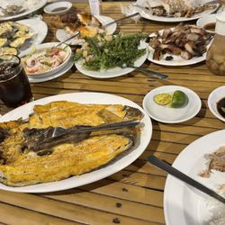 Tatoy's Manokan & Seafood