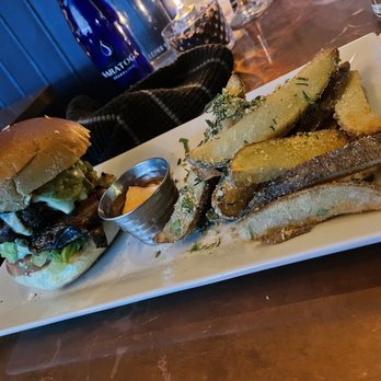 Parla XXI - Parla Burger !!! - Cocktail Bars Near Me - Somerville, Massachusetts