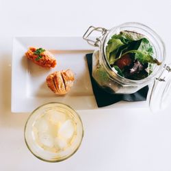 Gezondigd - Salade met zalm, kappertjes en hüttekase