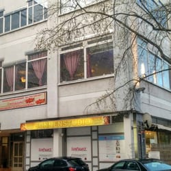 Asia Fünf Sterne Restaurant - Nicht ganz leicht zu finden: im ersten Stock eines etwas in die Jahre gekommenen Einkaufszentrums, gleich gegenüber der Mercaden
