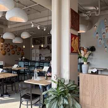 Ni Burmese - interior - Burmese Near Me - Milwaukee, Wisconsin