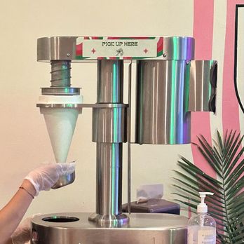 Nico's Ice Cream - Blending - Ice Cream & Frozen Yogurt Near Me - Santa Cruz, California