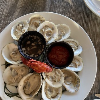 Makefield's Public House - Buck a chuck happy hour.  Excellent. - New American Near Me - Yardley, Pennsylvania